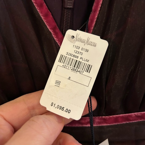 Beautiful Marchesa Notte V Neck Floral Applique Organza Gown unworn. Plum 8 - Picture 8 of 9